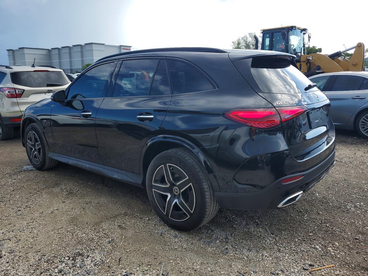2026 Mercedes-Benz Glc 300 - zdjęcie 2