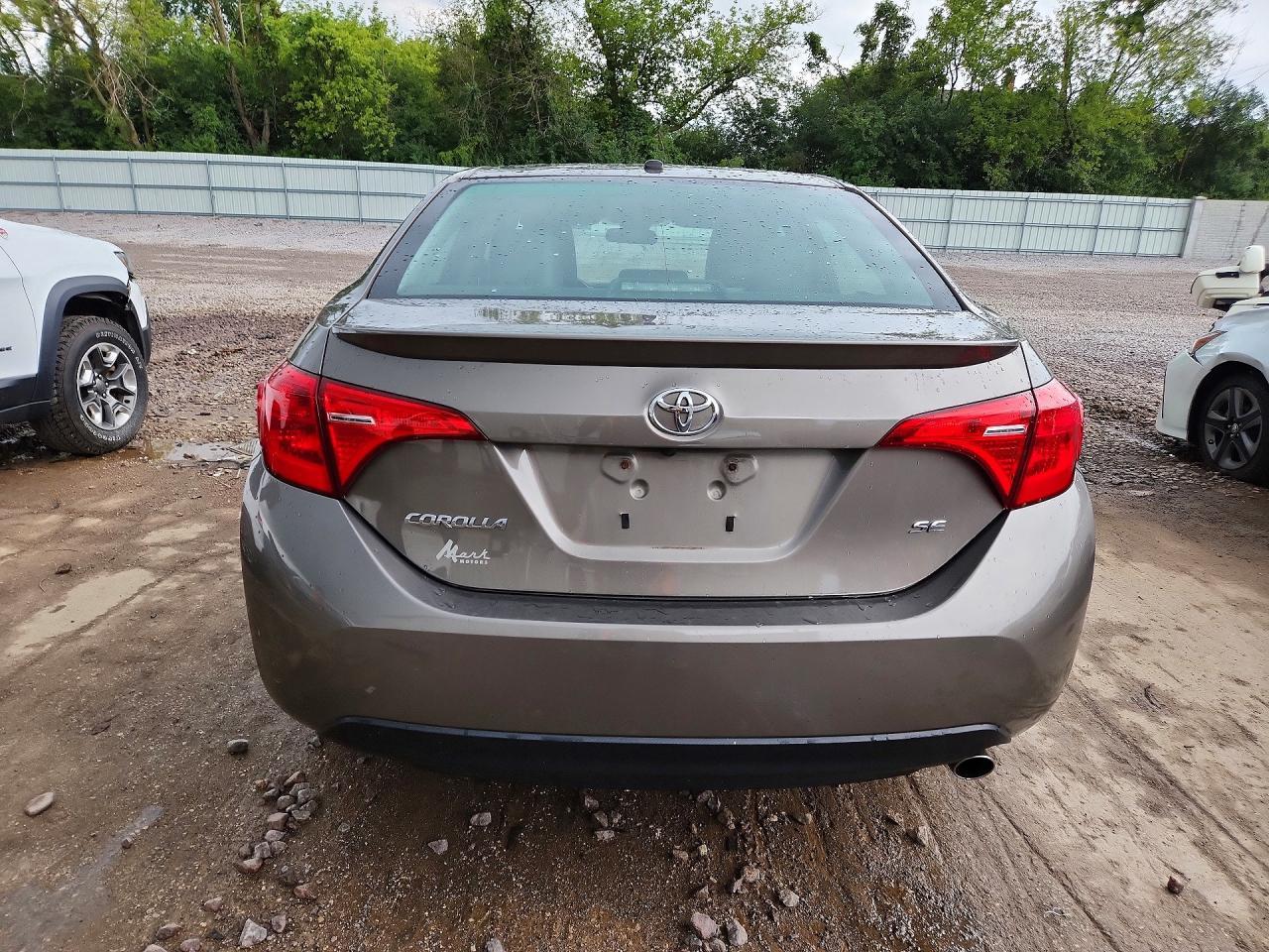 2017 Toyota Corolla Se - zdjęcie 6