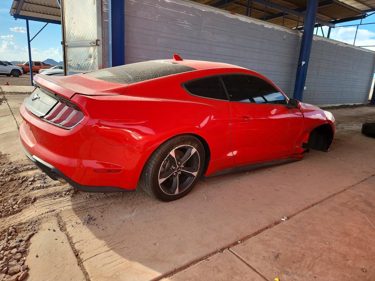2022 Ford Mustang - zdjęcie 3