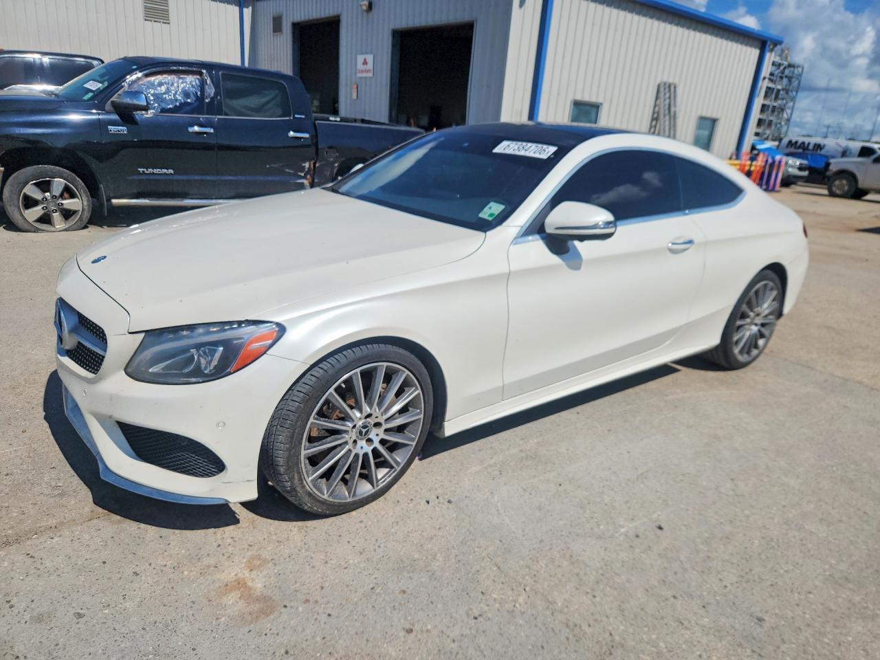2017 Mercedes-Benz C 300 - zdjęcie główne