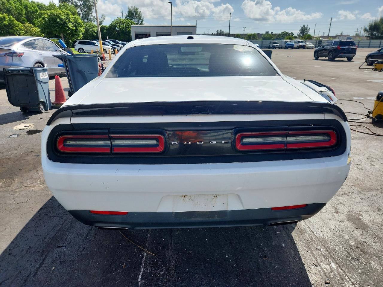 2015 Dodge Challenger Sxt - zdjęcie 6