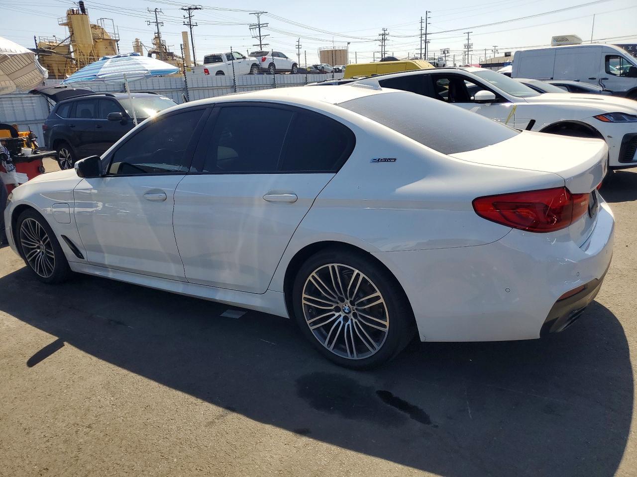 2019 BMW 530E - zdjęcie 2
