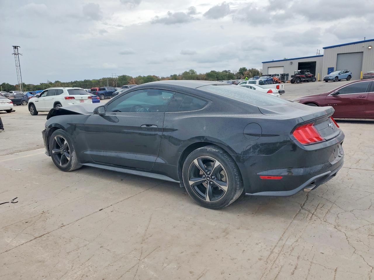 2018 Ford Mustang - zdjęcie 2