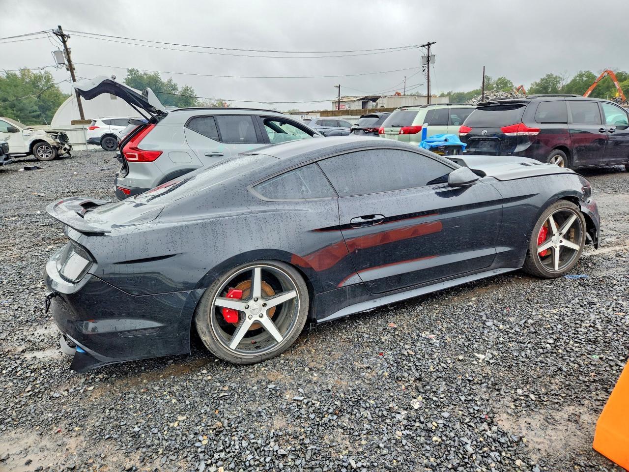 2015 Ford Mustang - zdjęcie 3