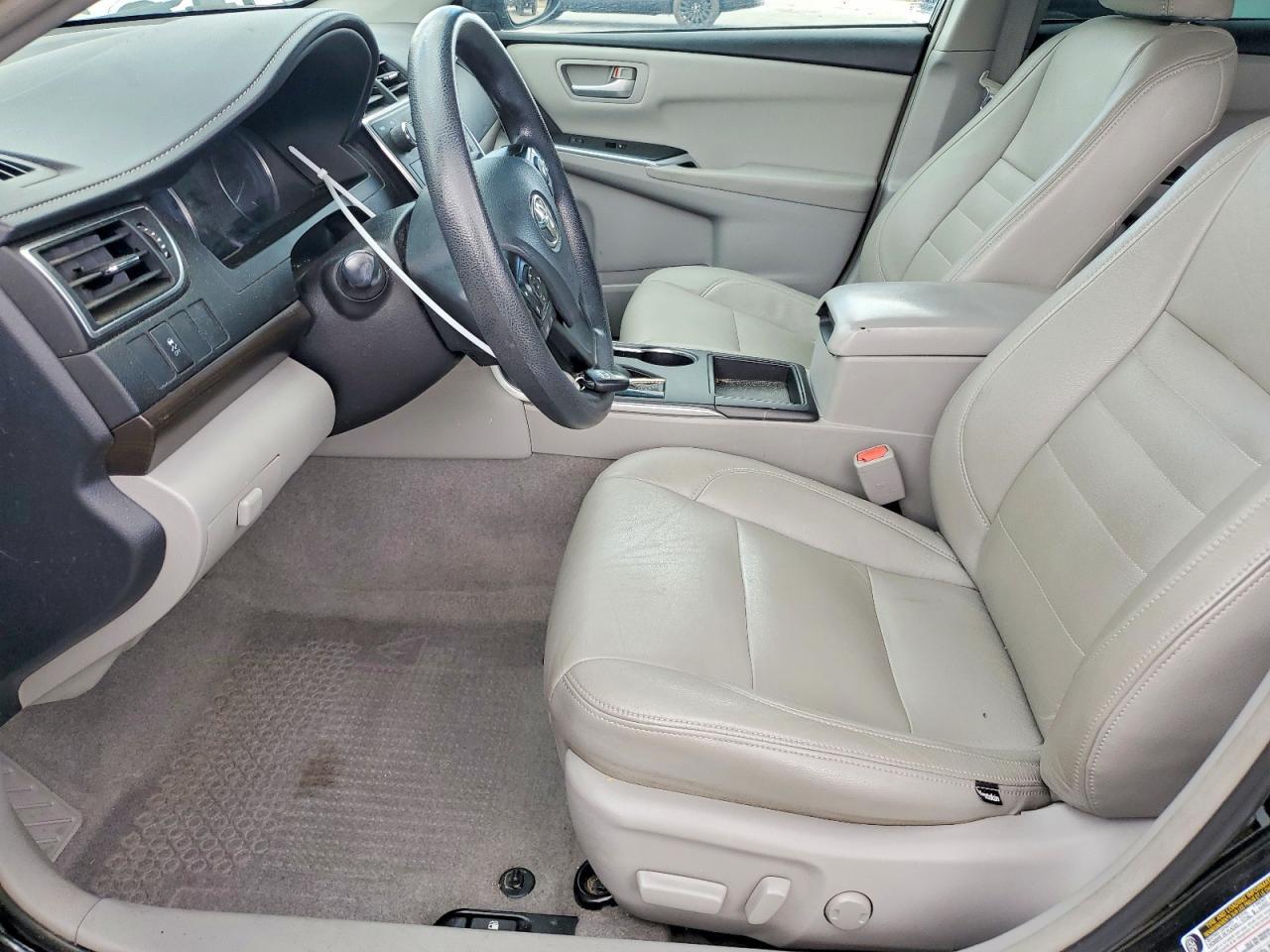 2017 Toyota Camry Le - zdjęcie 7