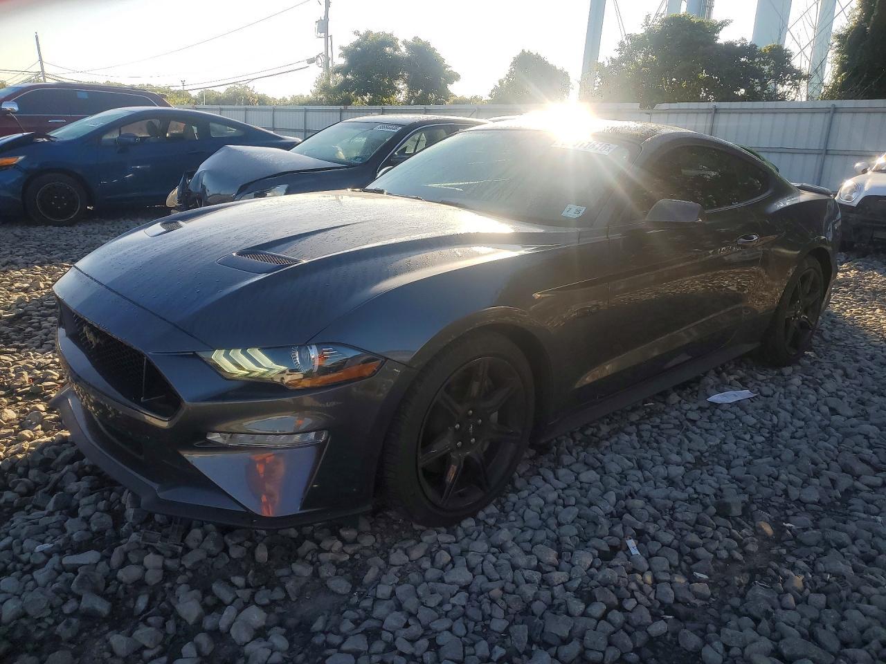 2020 Ford Mustang Gt - zdjęcie główne