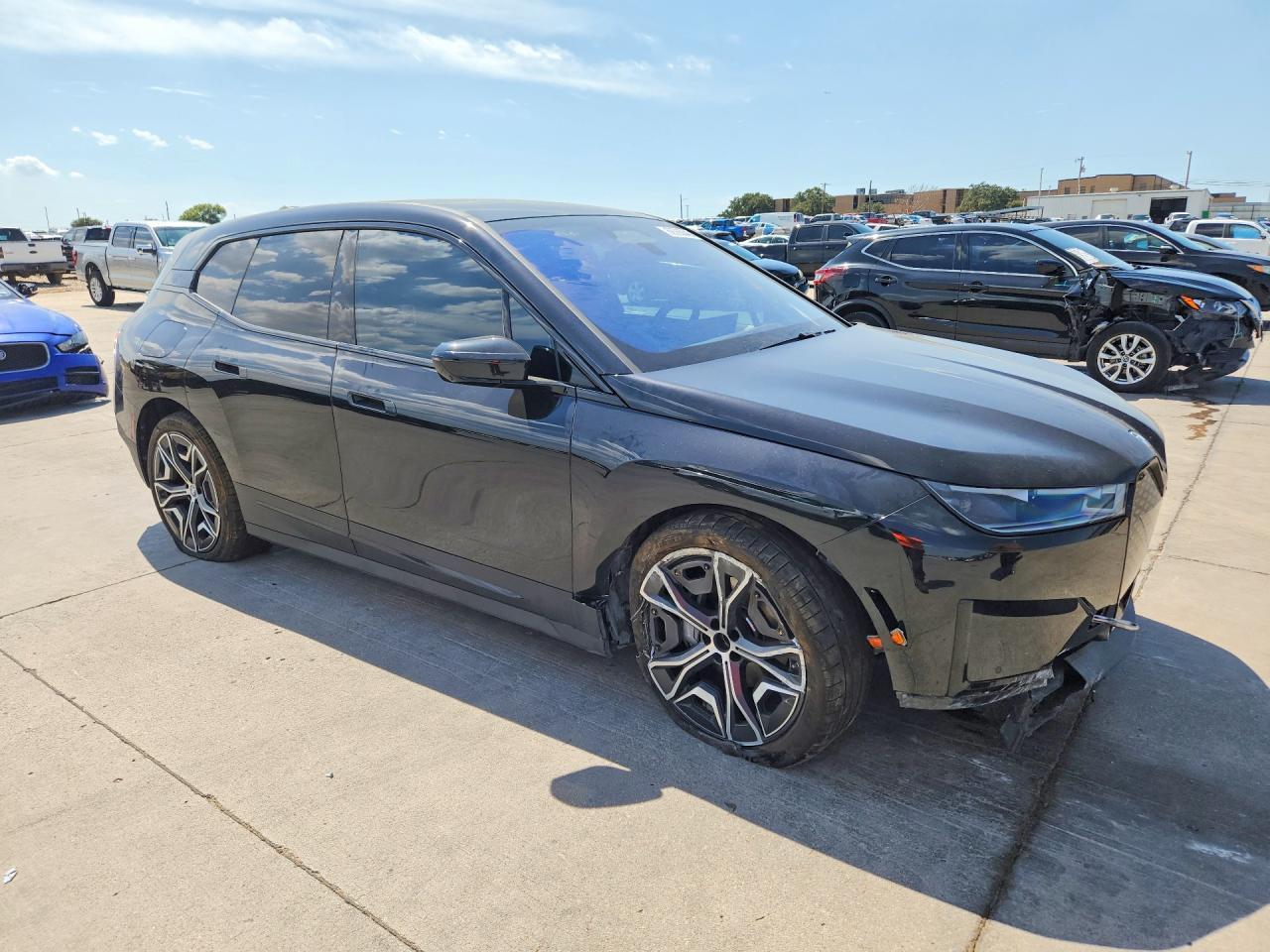 2025 BMW Ix xDrive50 - zdjęcie 4