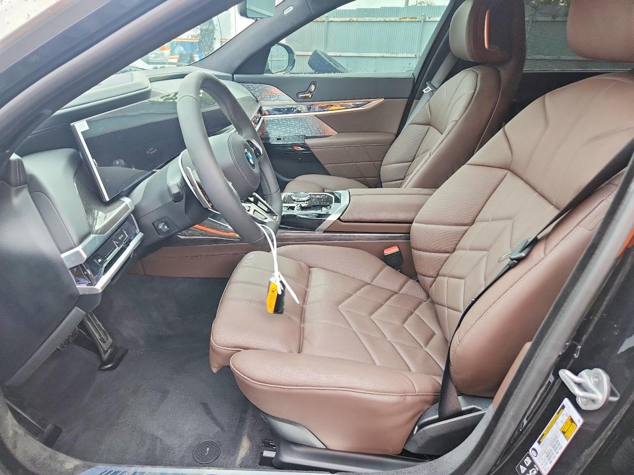 2026 BMW Seria 7 760i - zdjęcie 7
