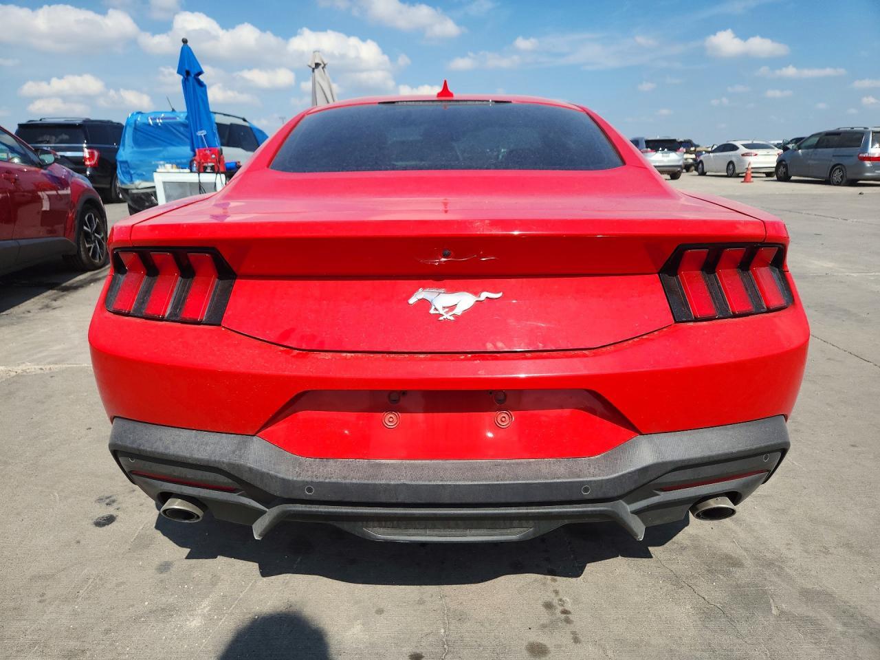2024 Ford Mustang - zdjęcie 6