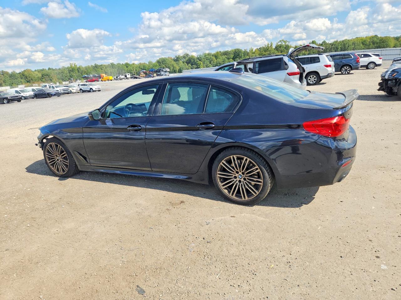 2019 BMW Seria 5 M550i - zdjęcie 2