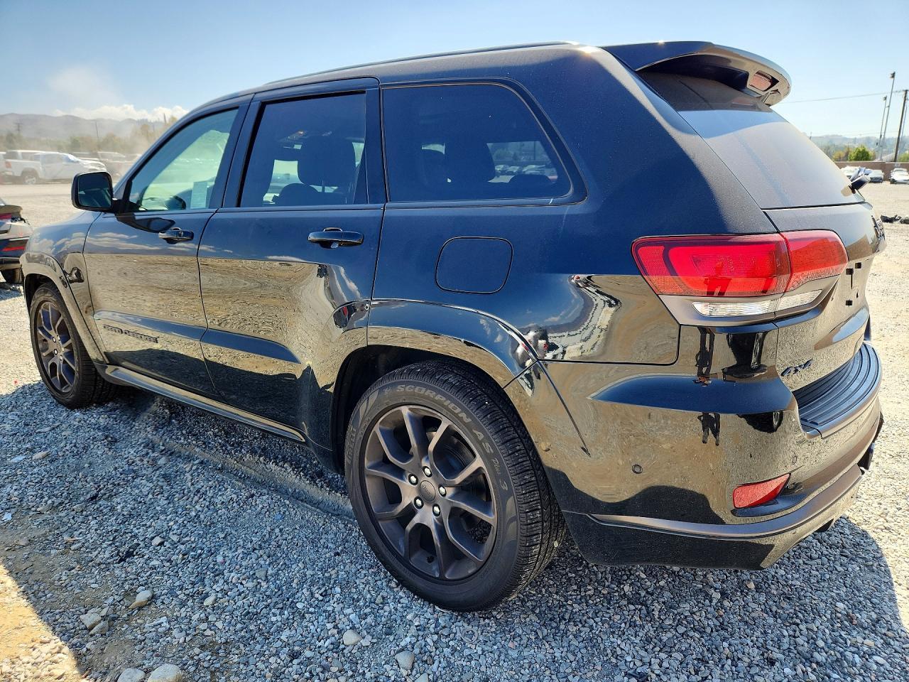 2021 Jeep Grand Cherokee Overland - zdjęcie 2
