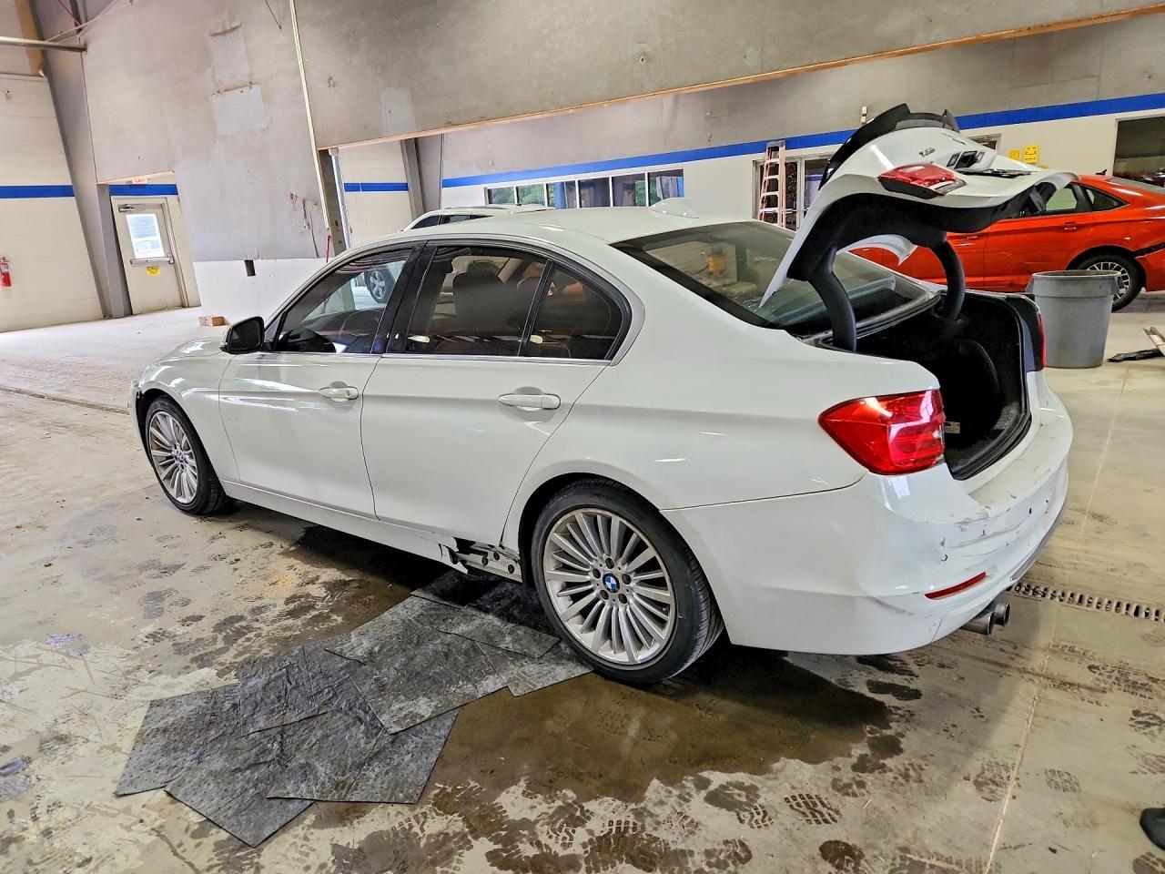 2014 BMW Seria 3 328i - zdjęcie 2