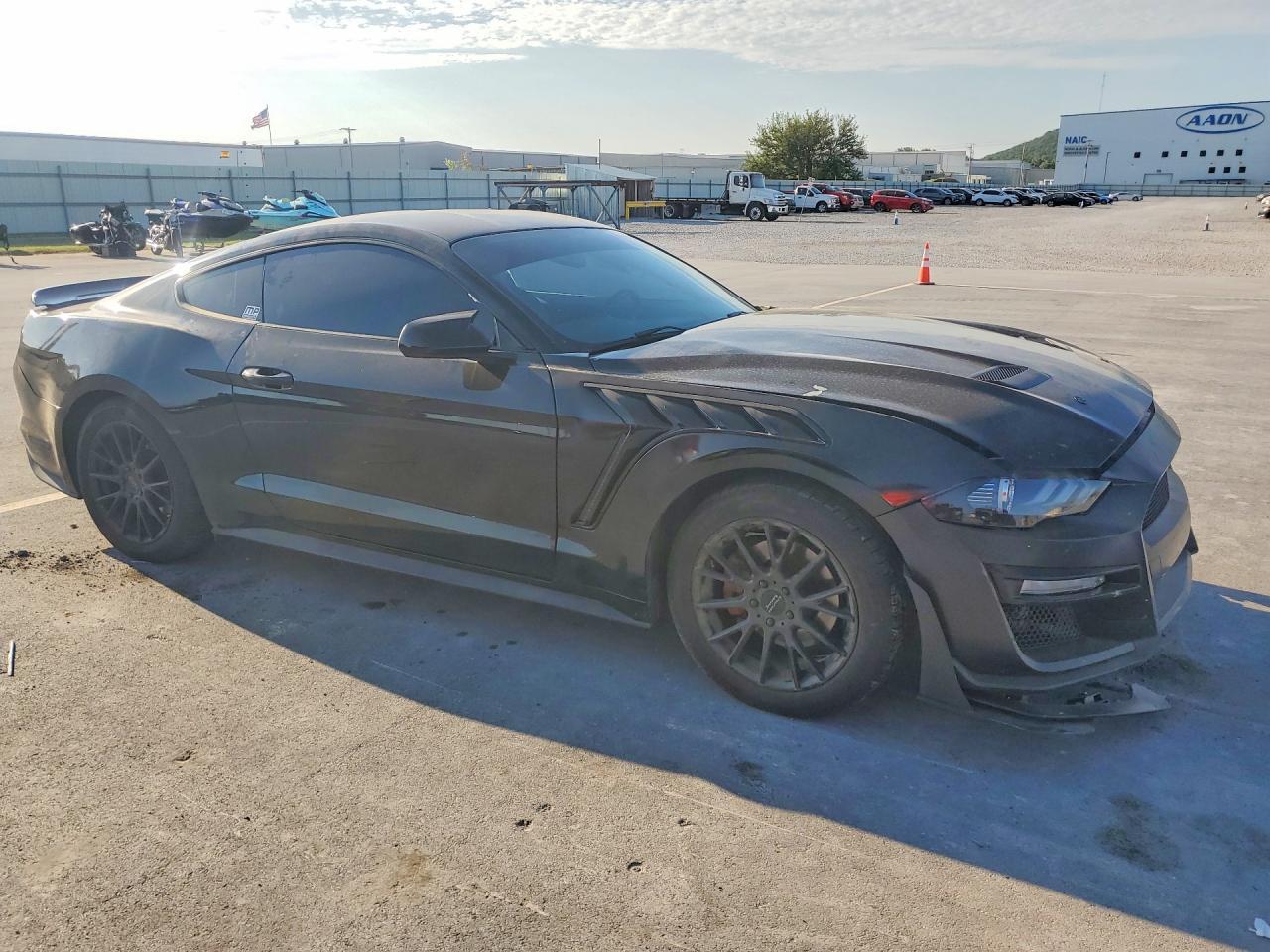 2018 Ford Mustang - zdjęcie 4