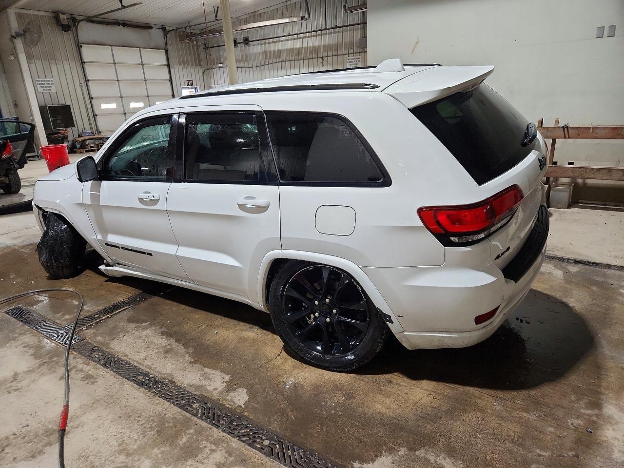 2022 Jeep Grand Cherokee Laredo E - zdjęcie 2