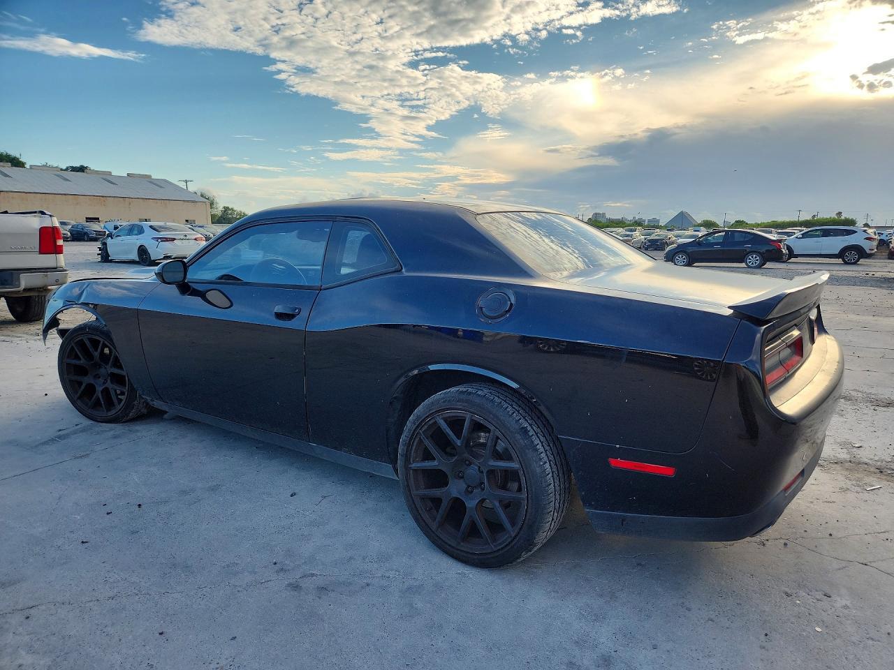 2016 Dodge Challenger Sxt - zdjęcie 2