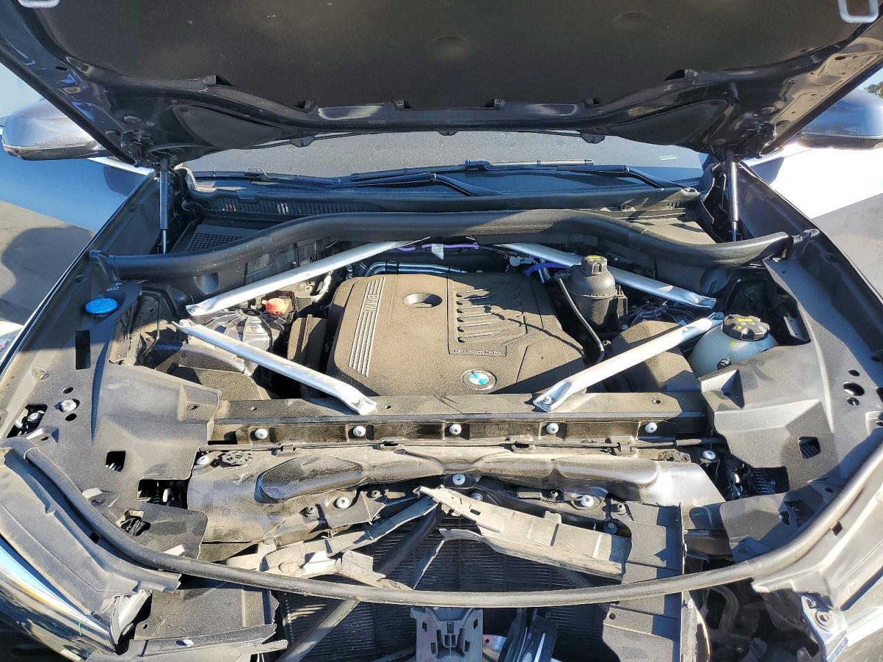 2021 BMW X5 xDrive40I - zdjęcie 11