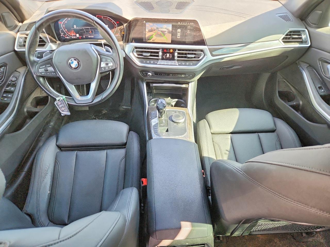 2020 BMW Seria 3 330i - zdjęcie 8