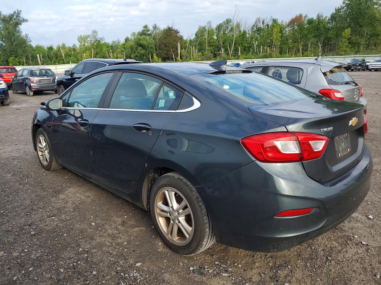 2018 Chevrolet Cruze Lt - zdjęcie 2
