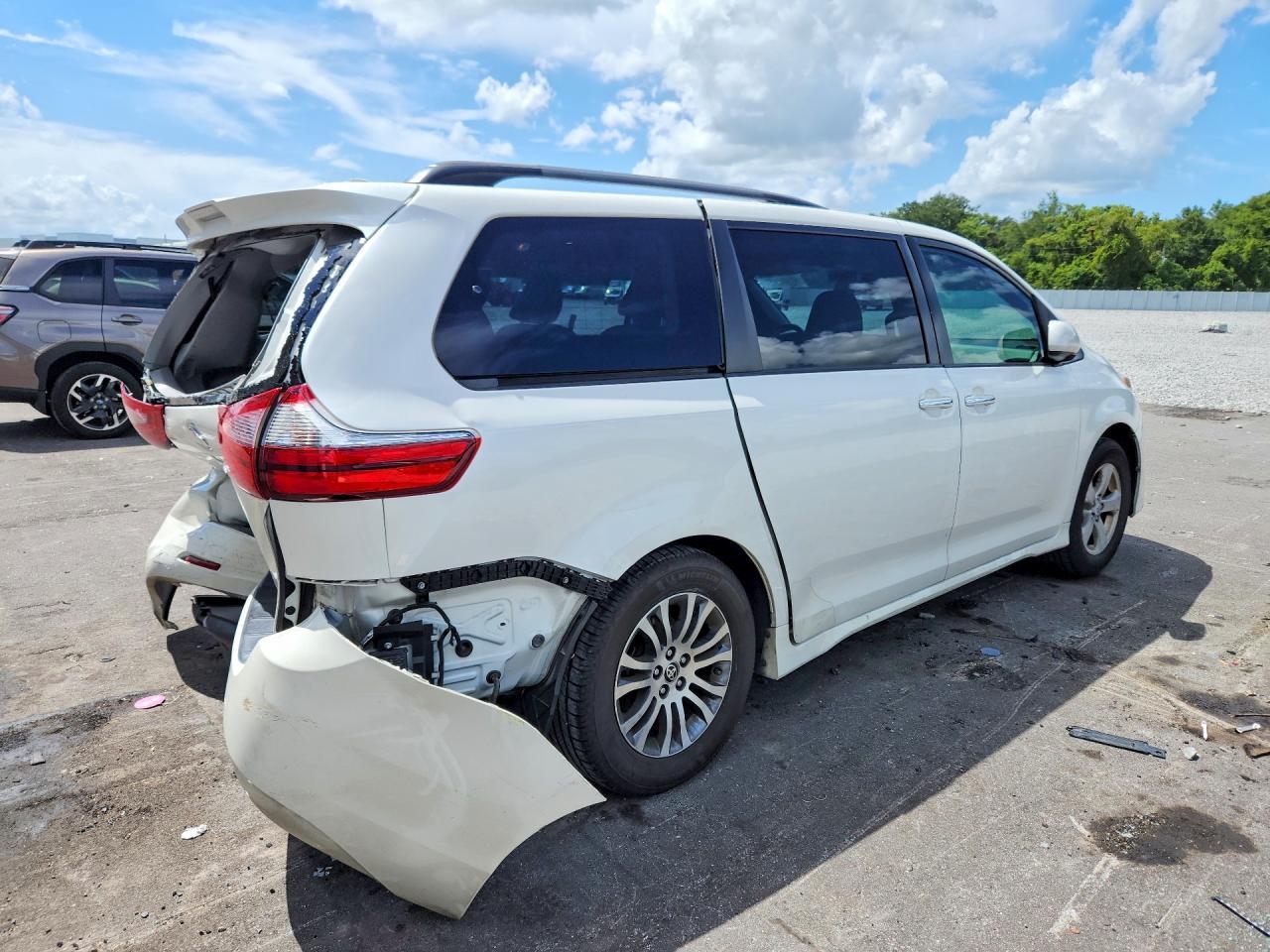 2020 Toyota Sienna Xle 8-Passenger - zdjęcie 3