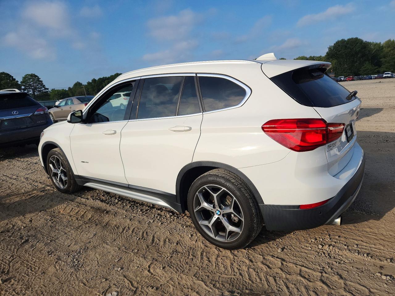 2016 BMW X1 xDrive28I - zdjęcie 2