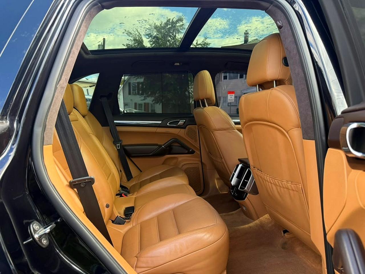 2016 Porsche Cayenne Turbo - zdjęcie 10