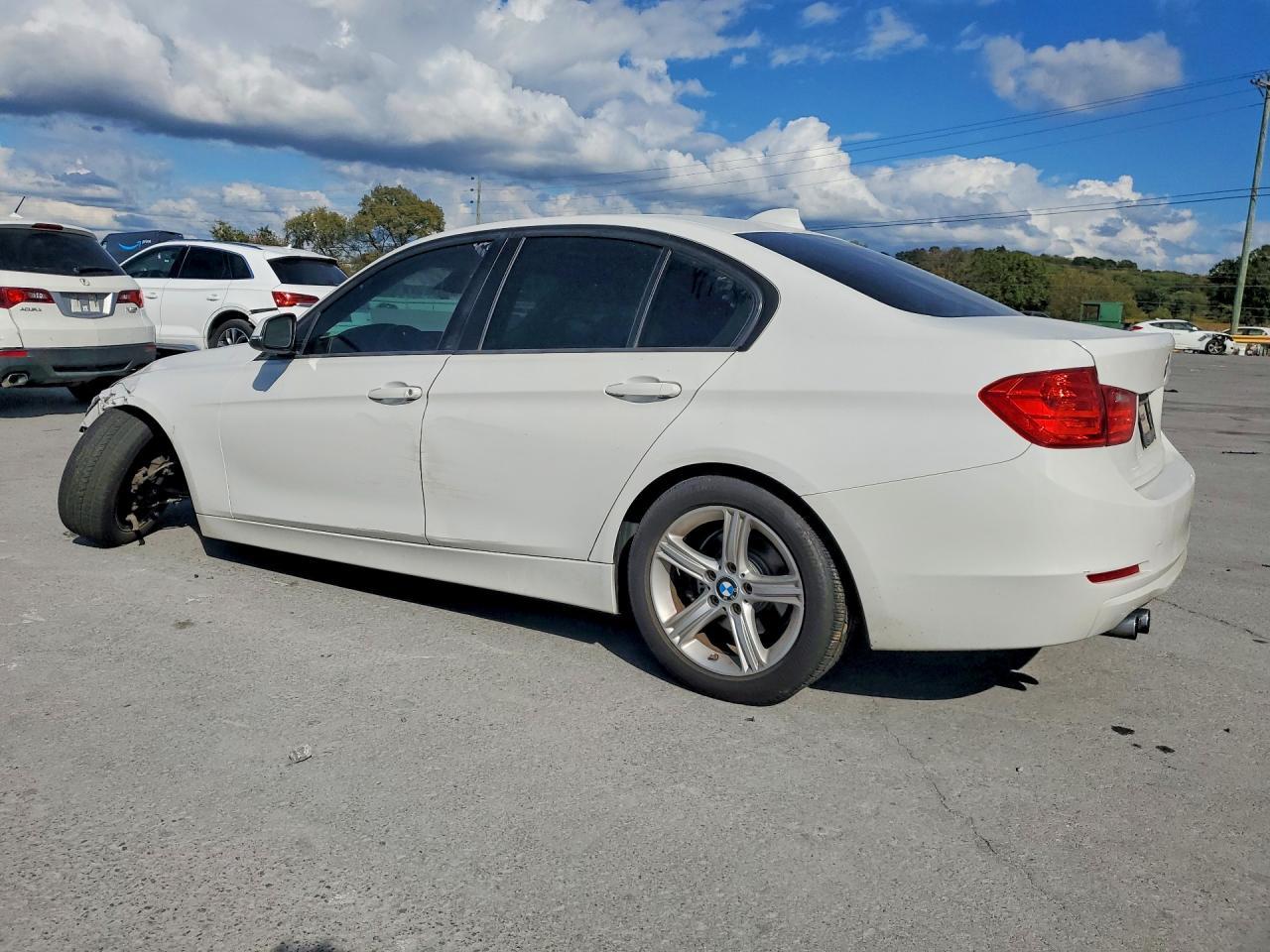 2013 BMW 328 I - zdjęcie 2