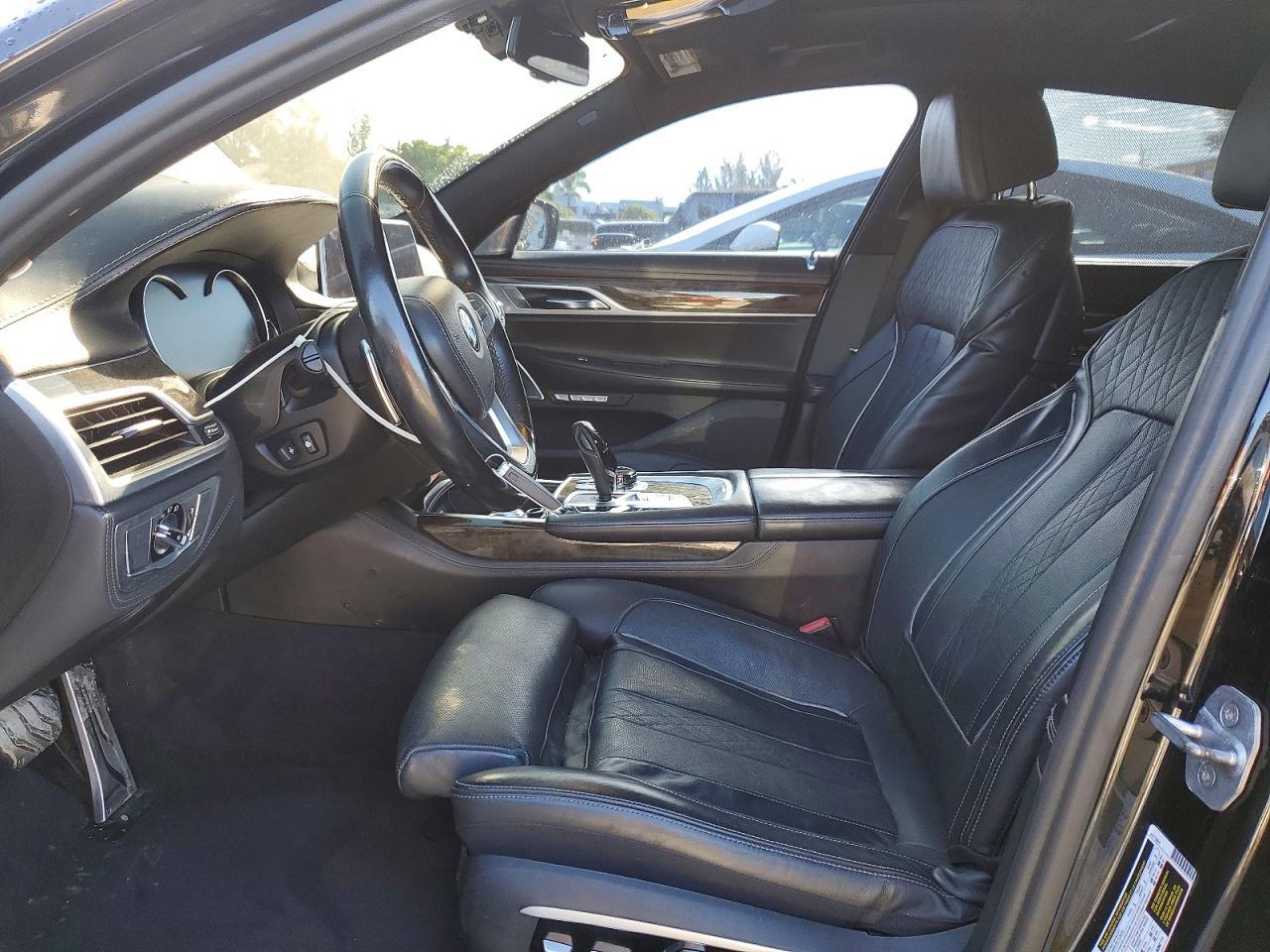 2016 BMW 750 I - zdjęcie 7
