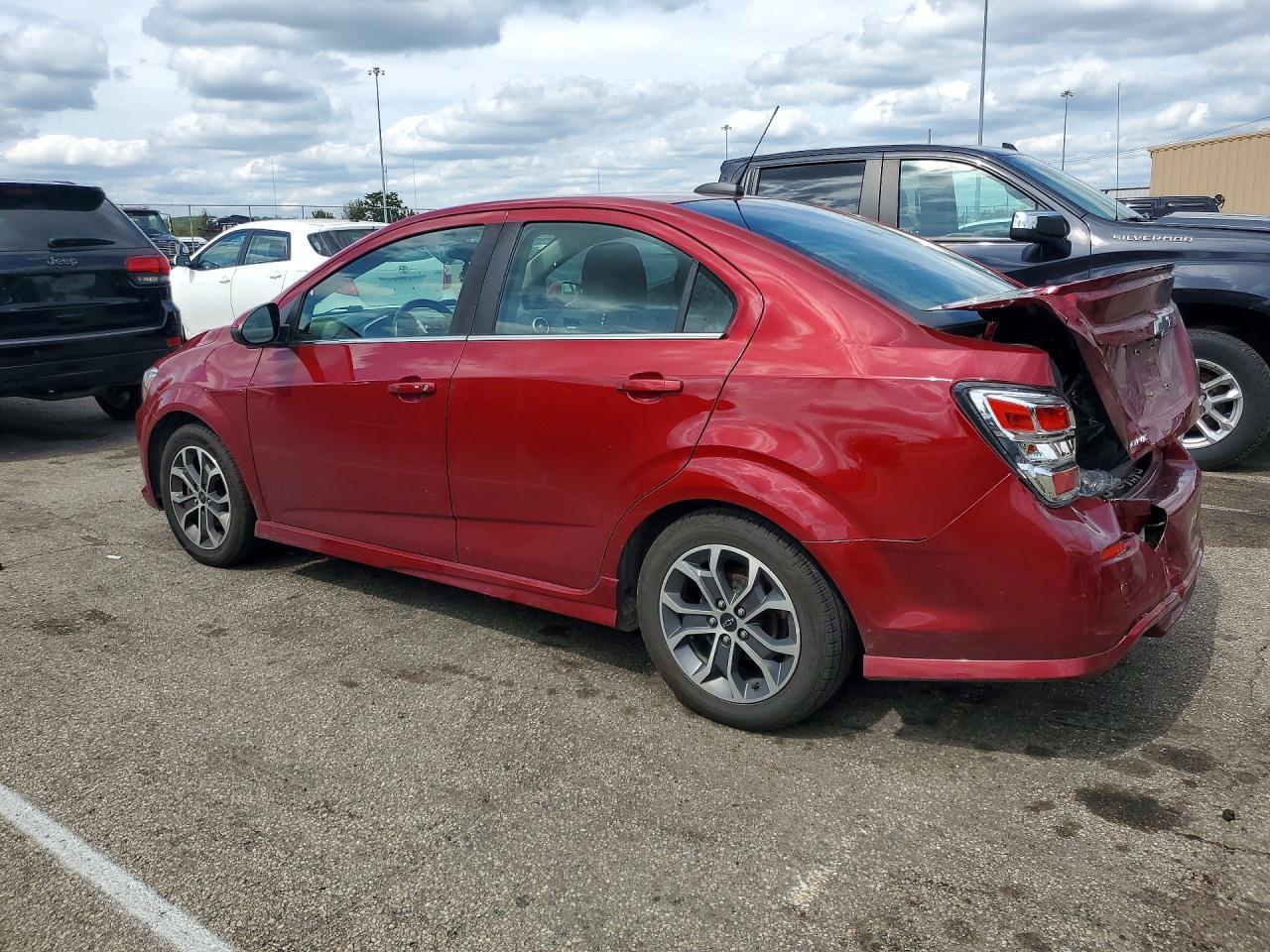 2019 Chevrolet Sonic Lt - zdjęcie 2