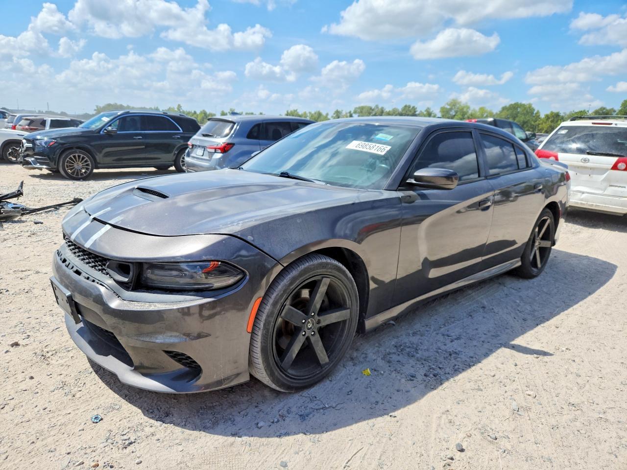 2019 Dodge Charger R/T - zdjęcie główne