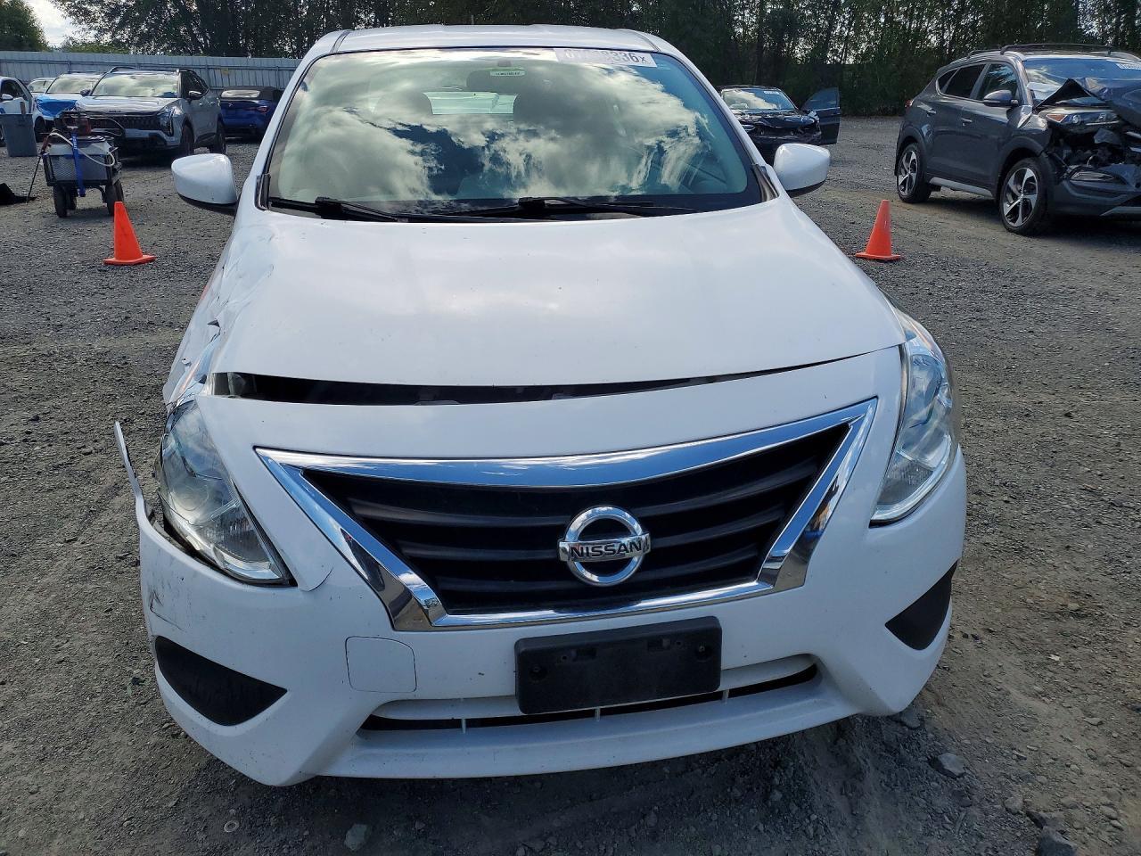 2019 Nissan Versa Sv - zdjęcie 5