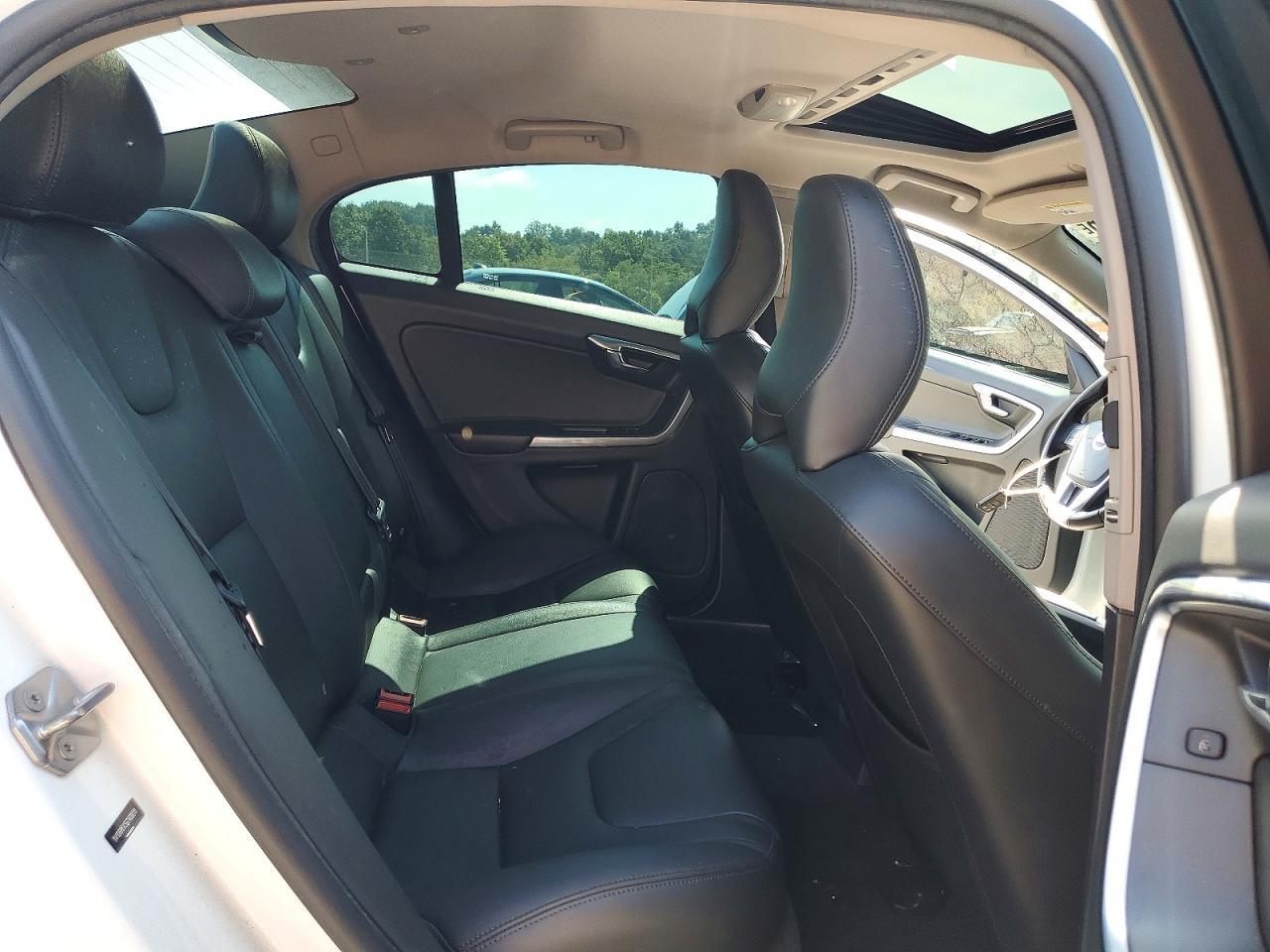 2016 Volvo S60 Premier - zdjęcie 10