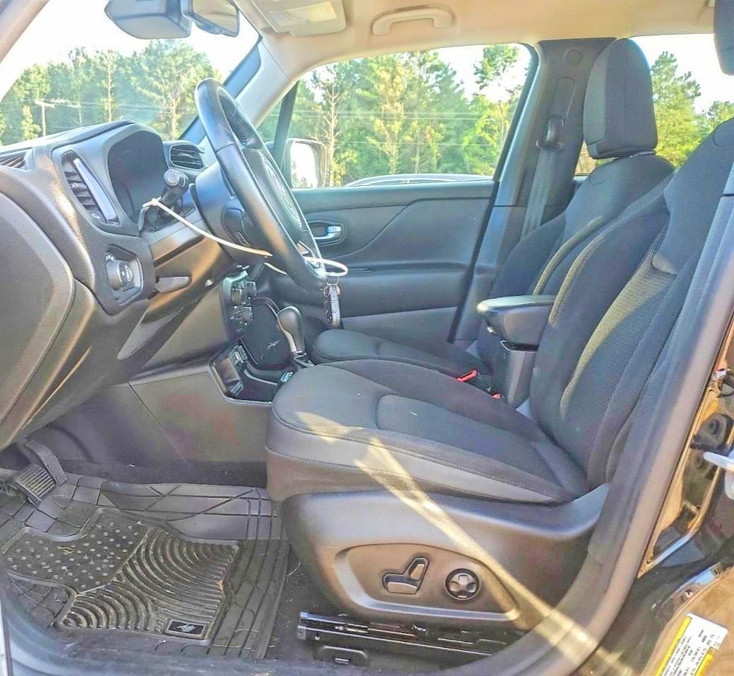 2020 Jeep Renegade Latitude - zdjęcie 7