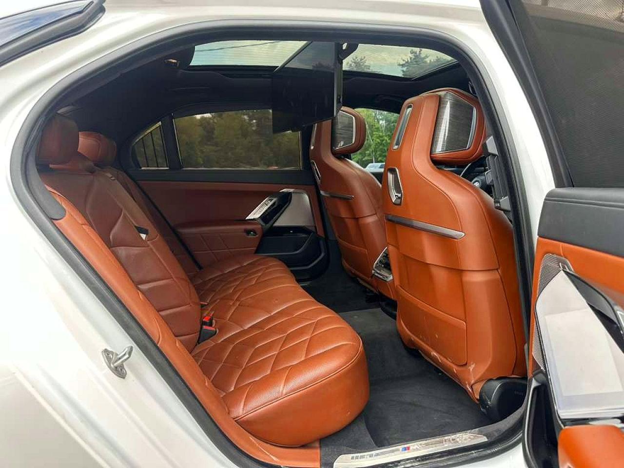 2024 BMW 760 Xi - zdjęcie 9