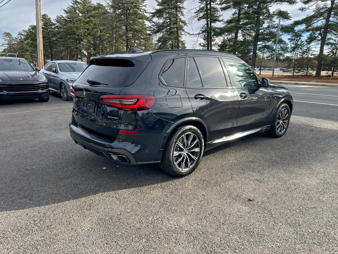 2021 BMW X5 xDrive40I - zdjęcie 4