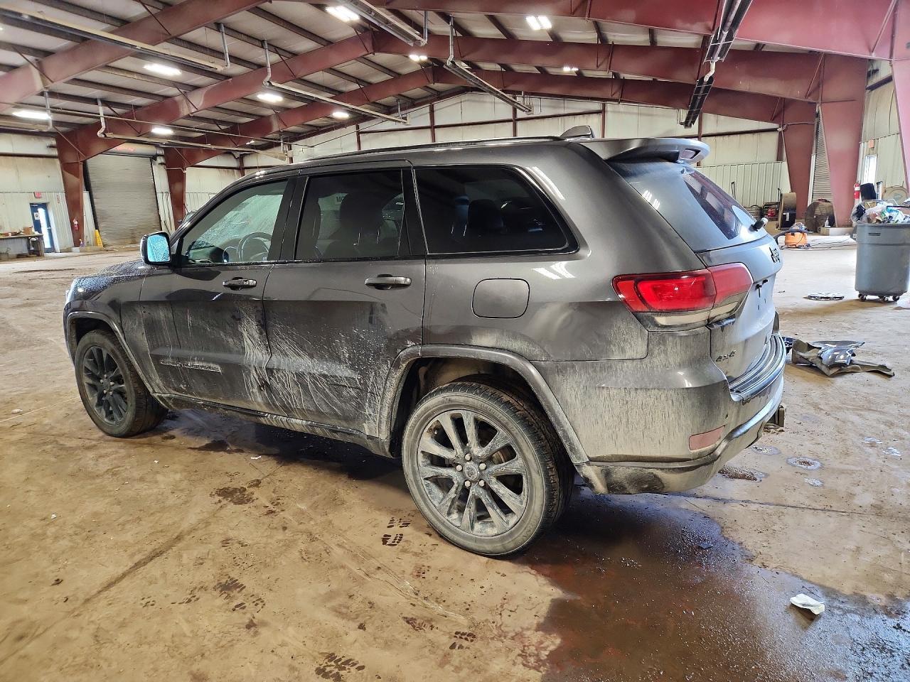 2017 Jeep Grand Cherokee Laredo - zdjęcie 2