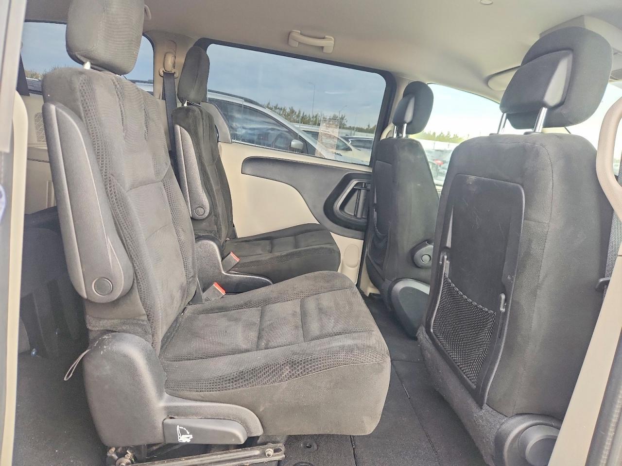 2016 Dodge Grand Caravan Se - zdjęcie 11