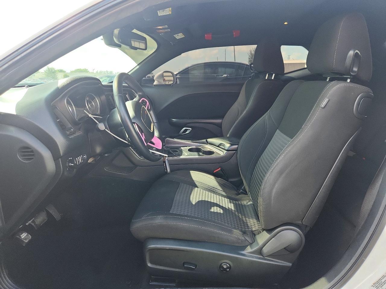 2015 Dodge Challenger Sxt - zdjęcie 7