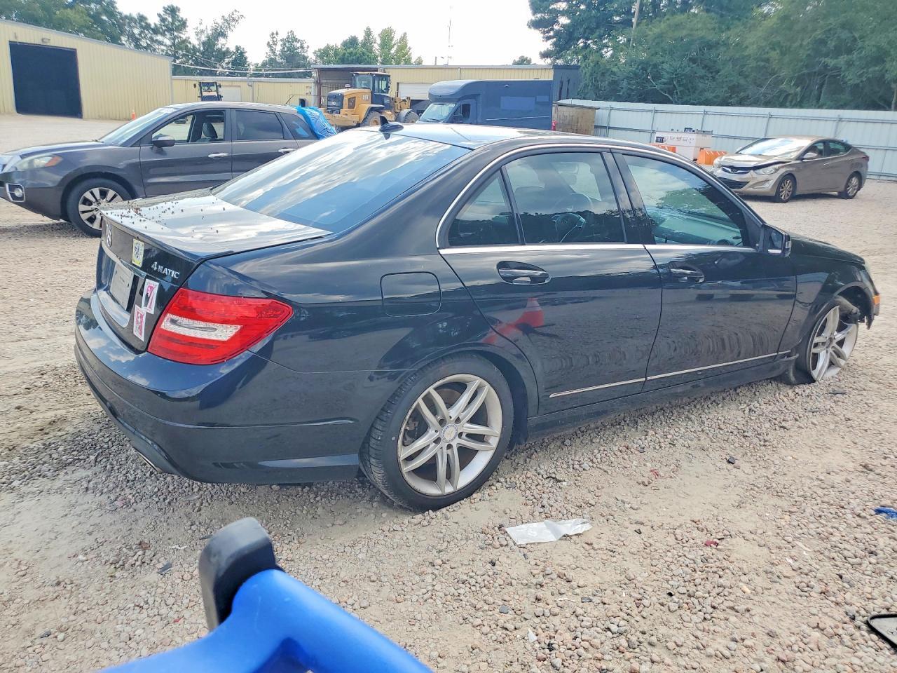 2013 Mercedes-Benz C 300 4Matic - zdjęcie 3