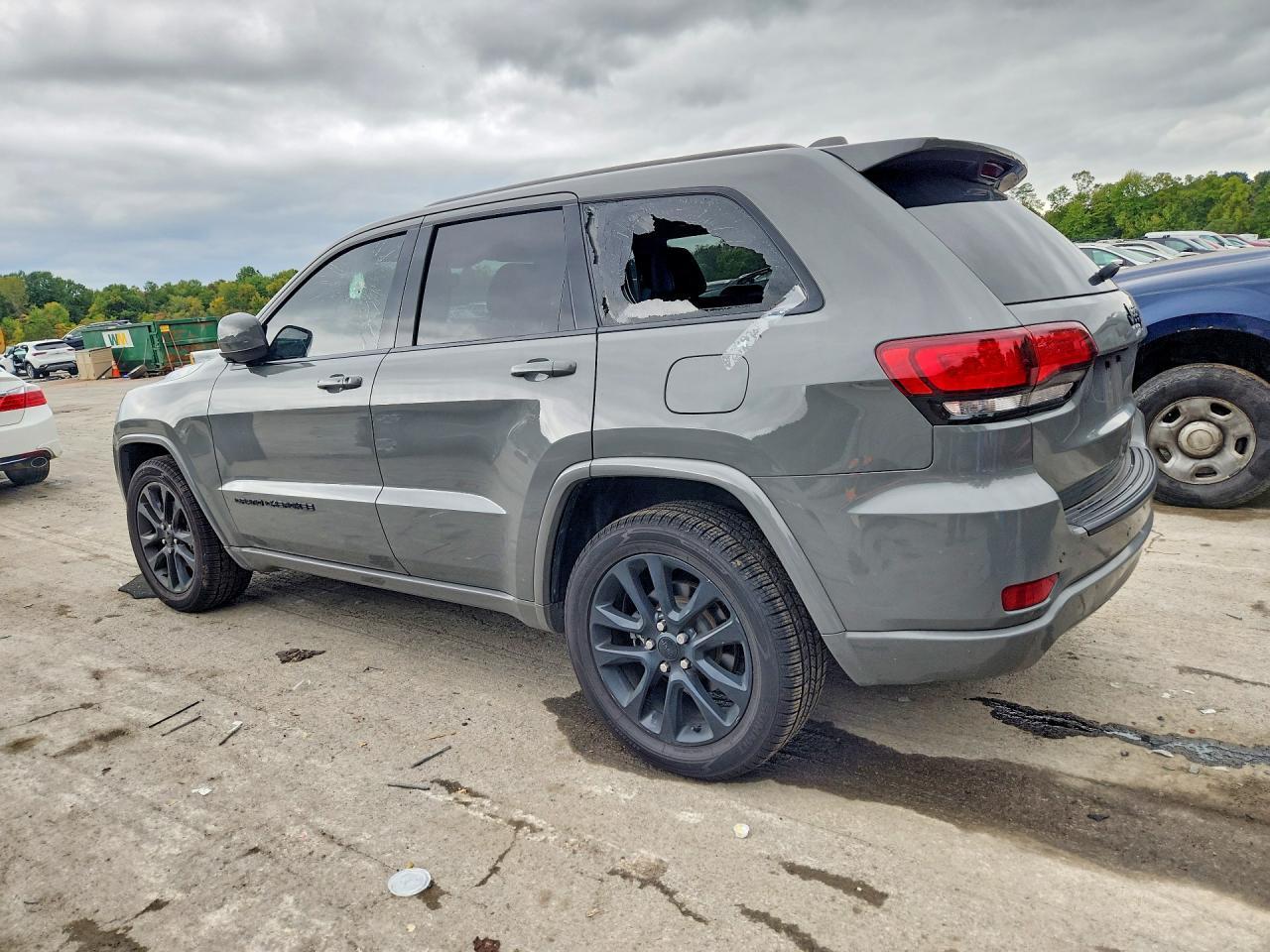 2020 Jeep Grand Cherokee Laredo - zdjęcie 2