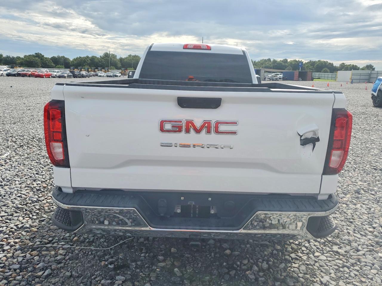 2025 GMC Sierra C1500 - zdjęcie 6