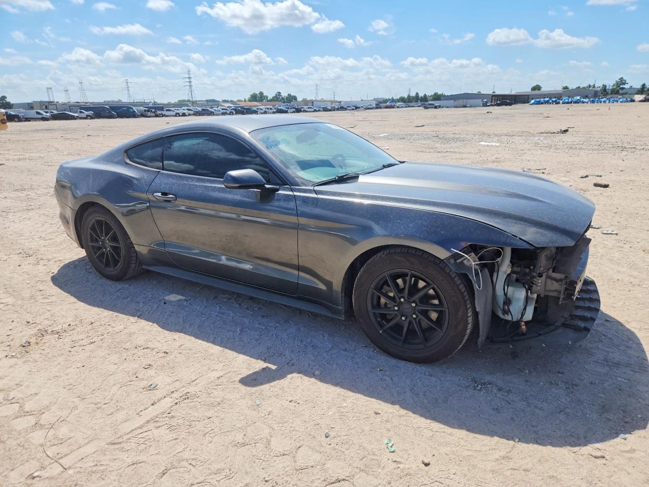 2015 Ford Mustang - zdjęcie 4