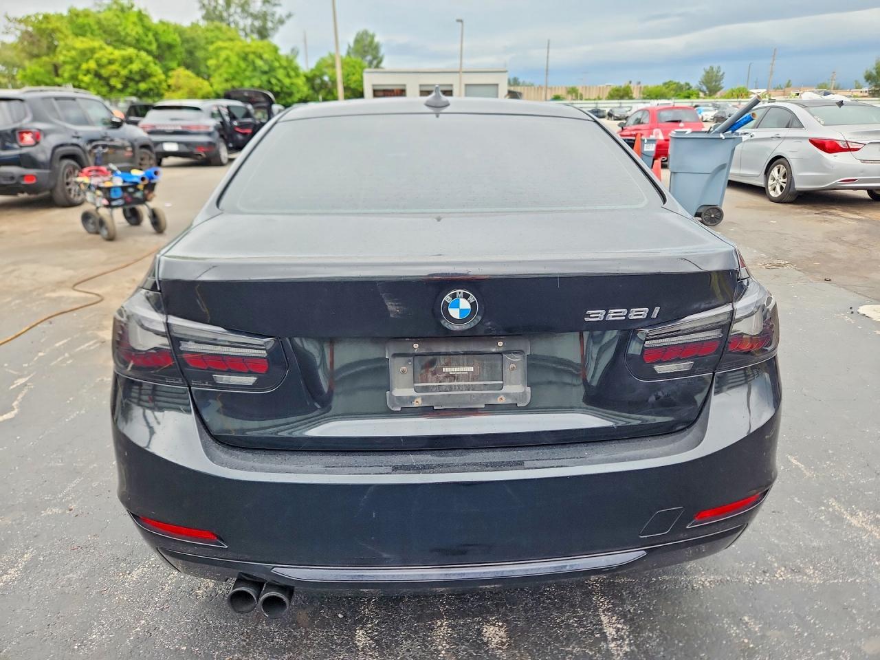 2013 BMW 328 I - zdjęcie 6