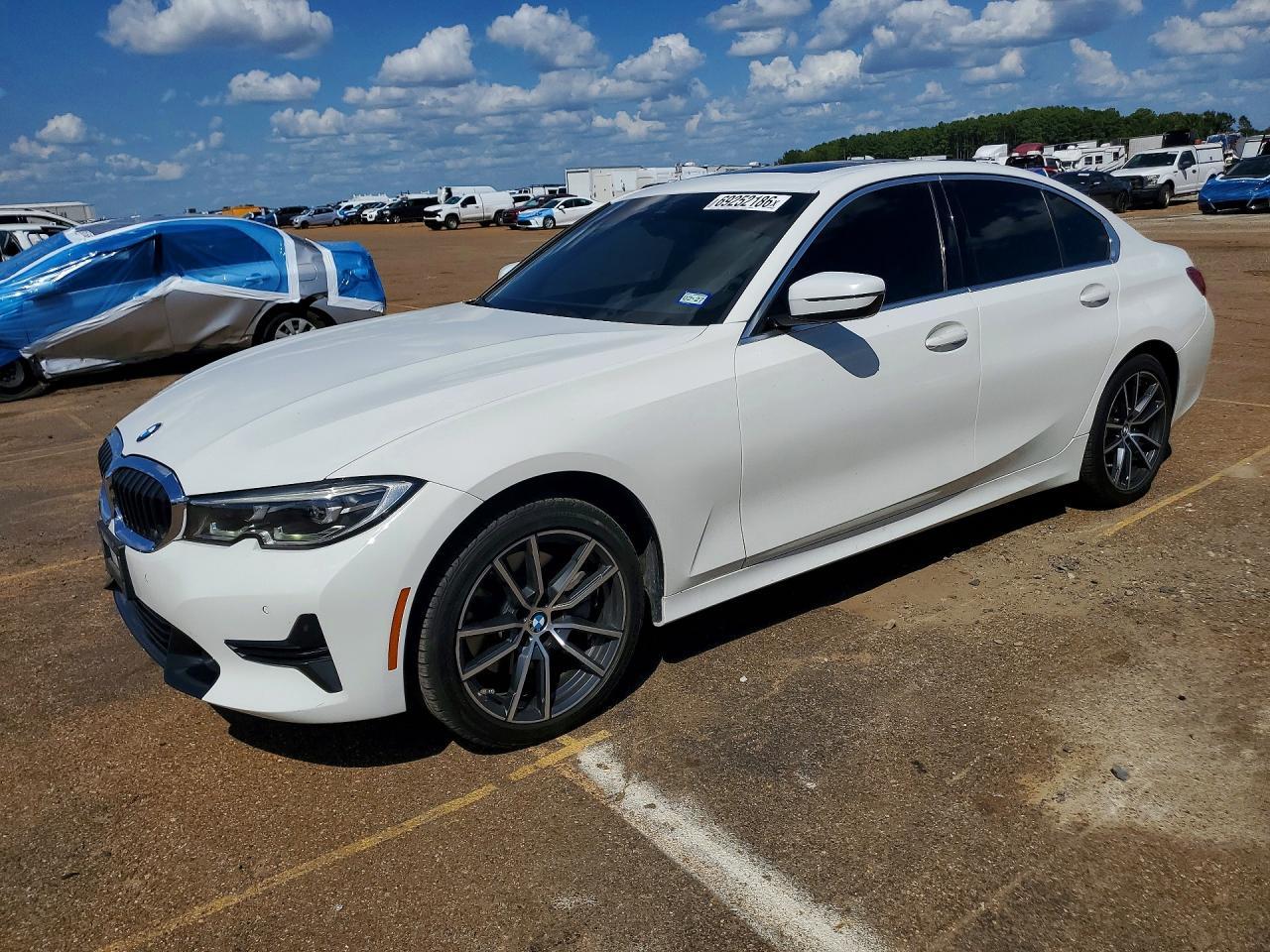 2020 BMW 330I - zdjęcie główne