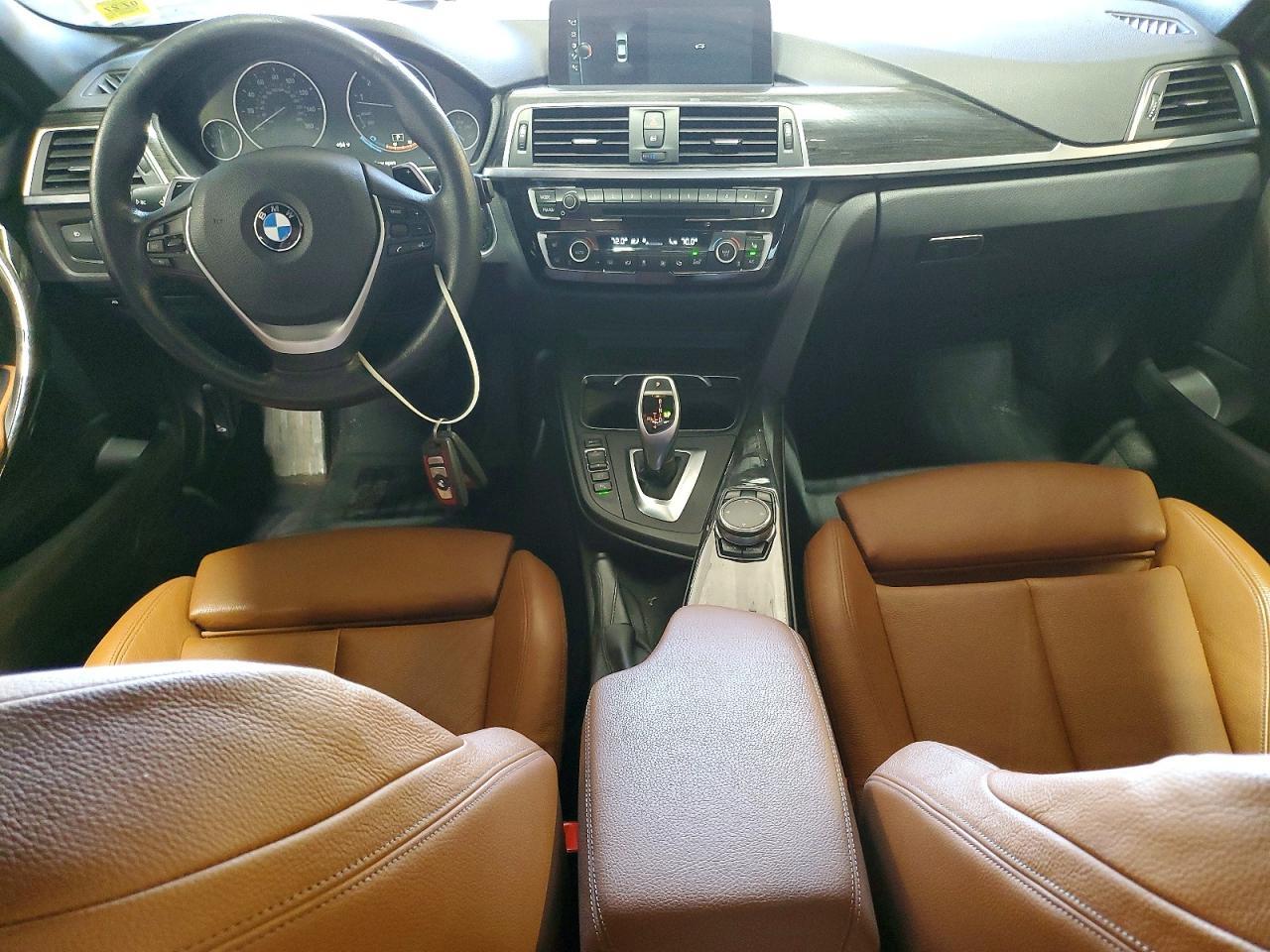 2017 BMW Seria 3 330i - zdjęcie 8