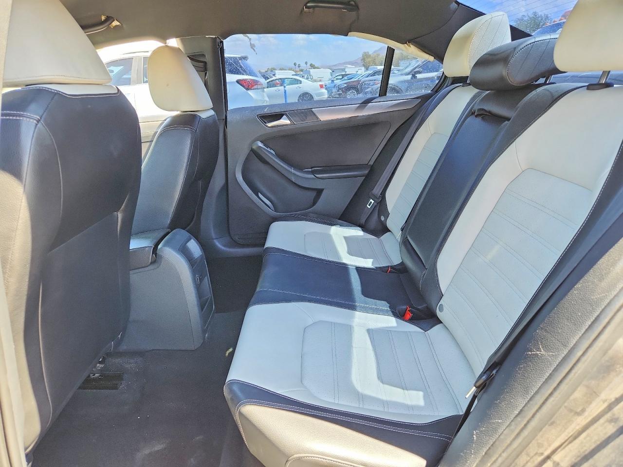 2016 Volkswagen Jetta Sport - zdjęcie 10