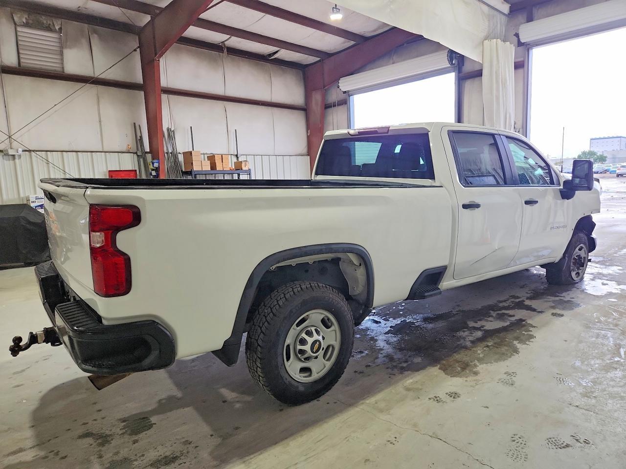 2022 Chevrolet Silverado C2500 Heavy Duty - zdjęcie 3