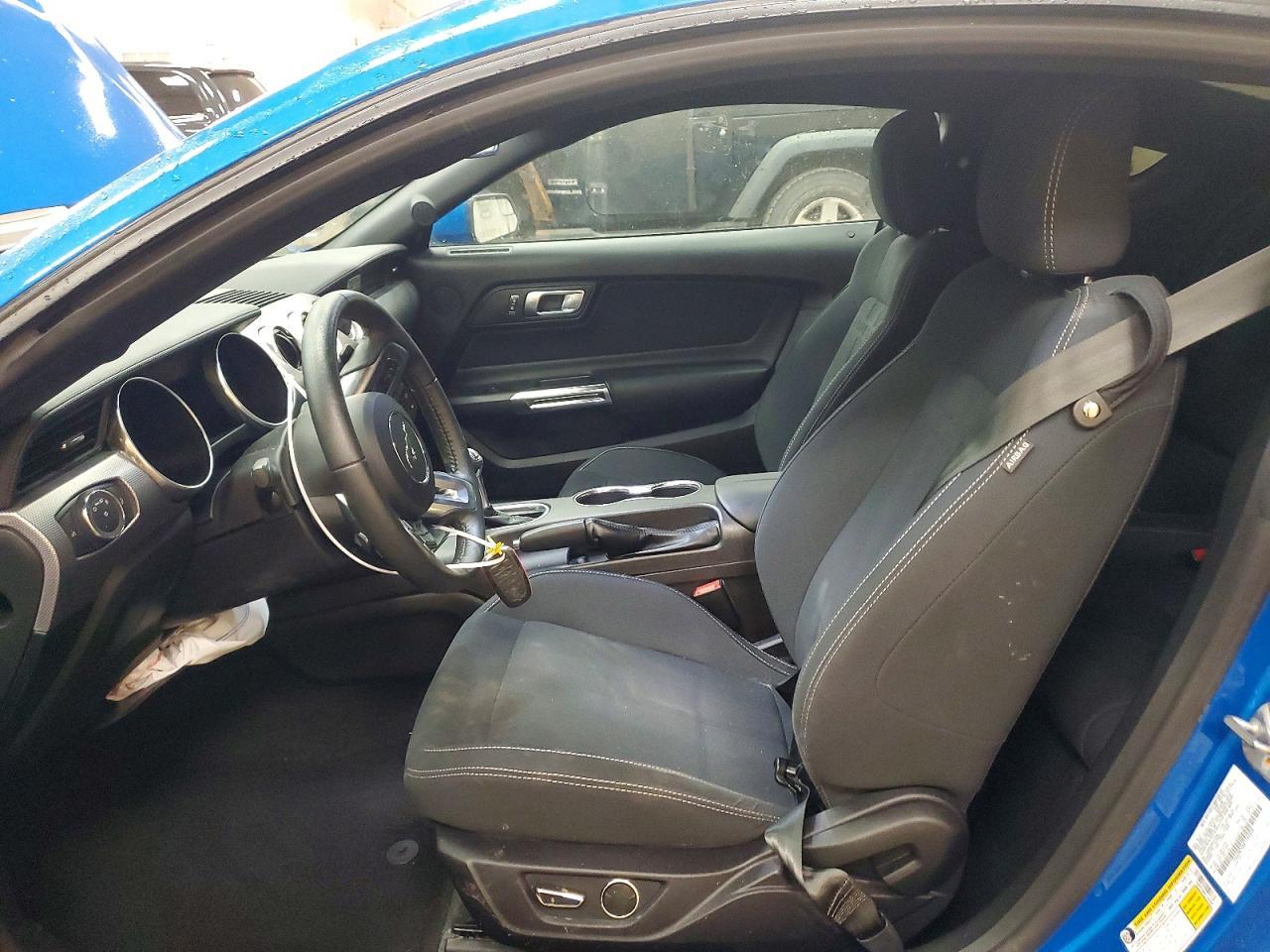 2019 Ford Mustang - zdjęcie 7