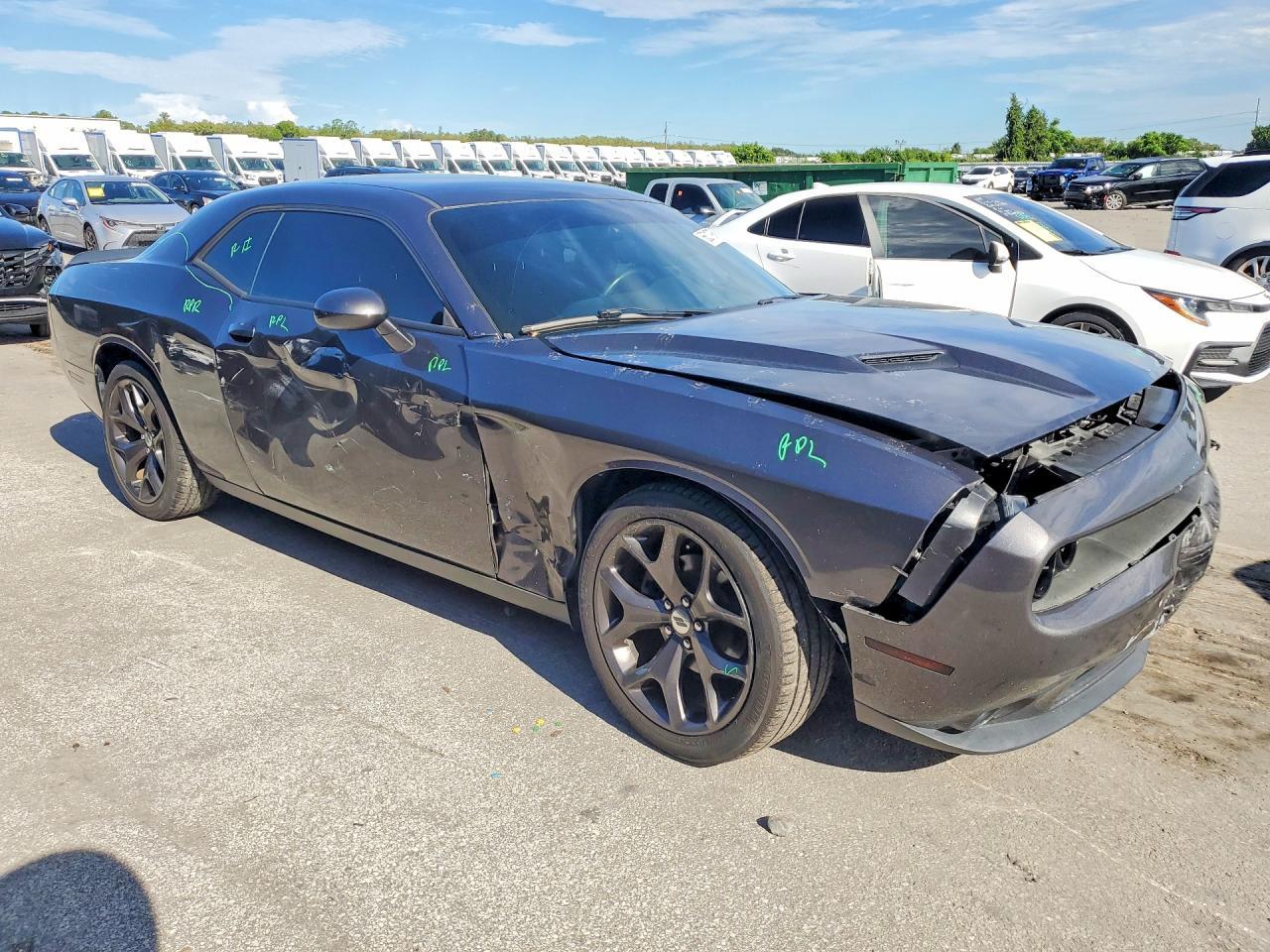 2017 Dodge Challenger Sxt - zdjęcie 4
