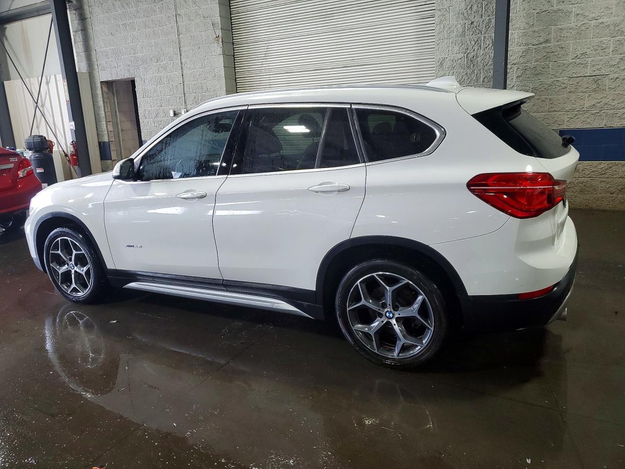 2018 BMW X1 xDrive28I - zdjęcie 2