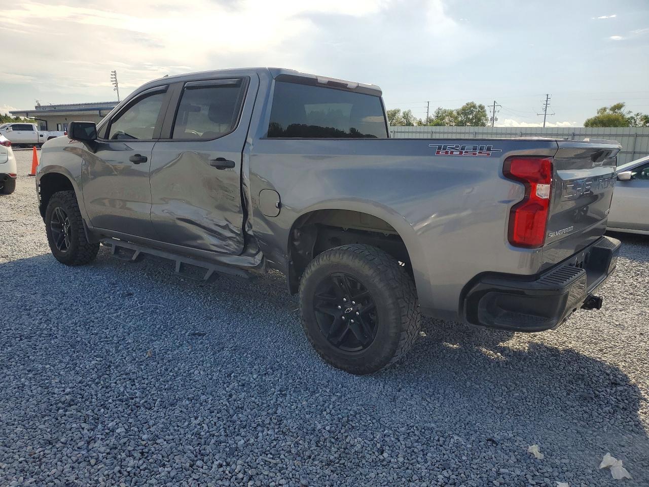 2021 Chevrolet Silverado K1500 Trail Boss Custom - zdjęcie 2